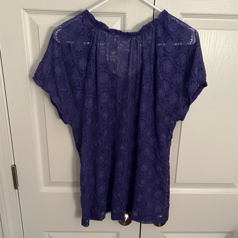 NEVER WORN. NWT Chico’s Top - Picture 2 of 4